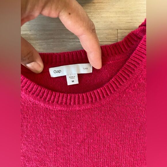 Gap fuchsia Angola sweater with button detail medium - Picture 5 of 7